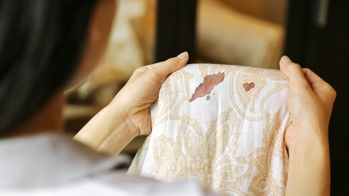 Baju Kena Darah Kurban? Ini Cara Bersihkannya Tanpa Menghancurkan Kain